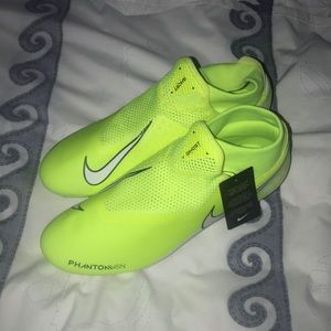 Nike Phantom Vison Cleats